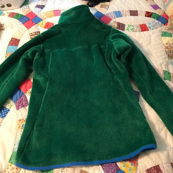 Patagonia Green and Blue Quarter Button-Up - Picture 6 of 6